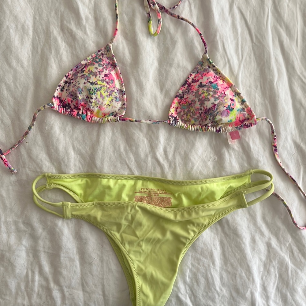 Victoria’s Secret bright swimsuit bikini